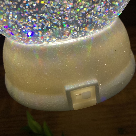 Bath and Body Works Glitter Swirling Snowman Water Globe ❄️☃️ - Picture 13 of 17